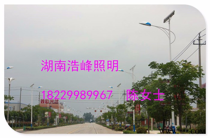 浩峰照明太陽能路燈生產(chǎn)廠家湖南長沙鋰電池太陽能路燈